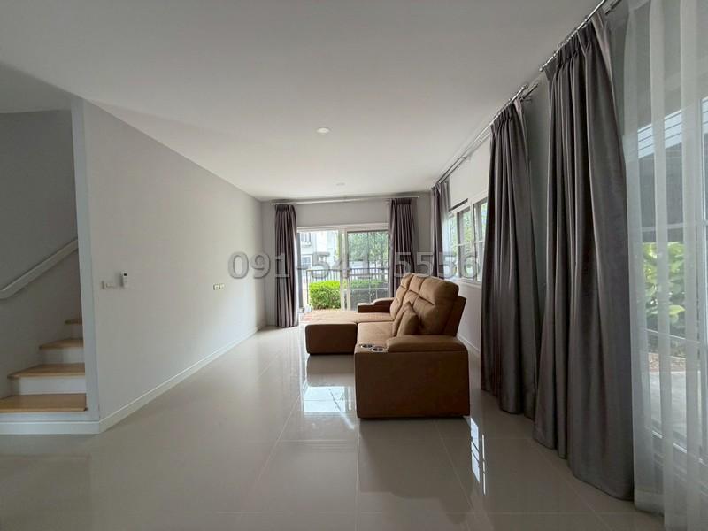 ขายบ้านสวย 2 หลัง อารียา ลิฟวิ่ง สกลนคร ที่ดินรวม 117.5 ตรว เหมาะสำหรับครอบครัวใหญ่ อยู่สบาย บรรยากาศร่มรื่น มีสวนรอบบ้า 3