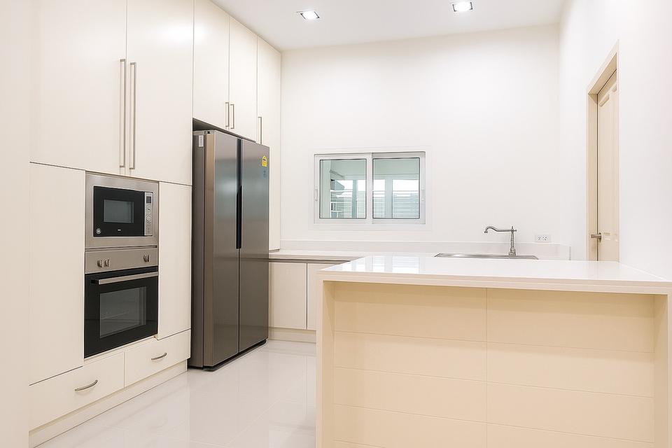 ขายด่วน บ้านเดี่ยวพร้อมเข้าอยู่บนที่ดินแปลงใหญ่ ขาดทุน 17.5 บาท เหลือ 13.9 ล้าน 12