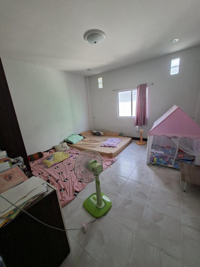 บ้านทาวน์โฮม 2 ชั้น 2 ห้องนอน 2 ห้องน้ำ 16