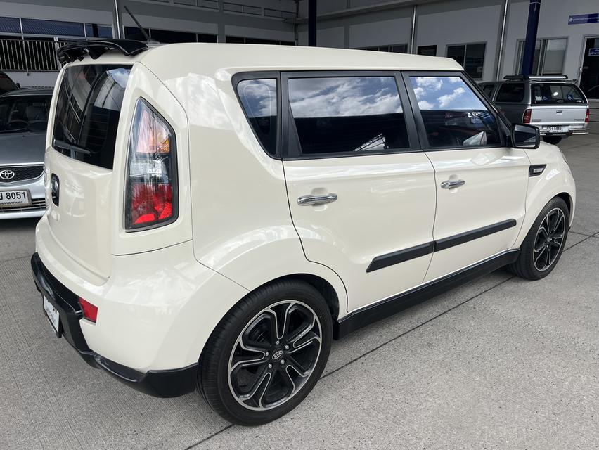 2011 Kia soul1.6 at 4