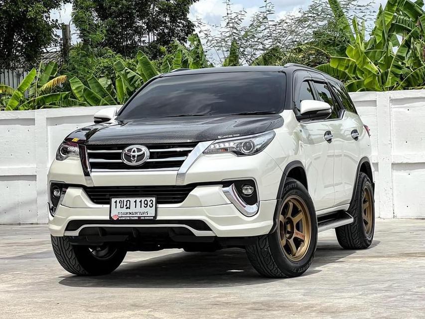 ขายToyota Fortuner 2.4V ปี20