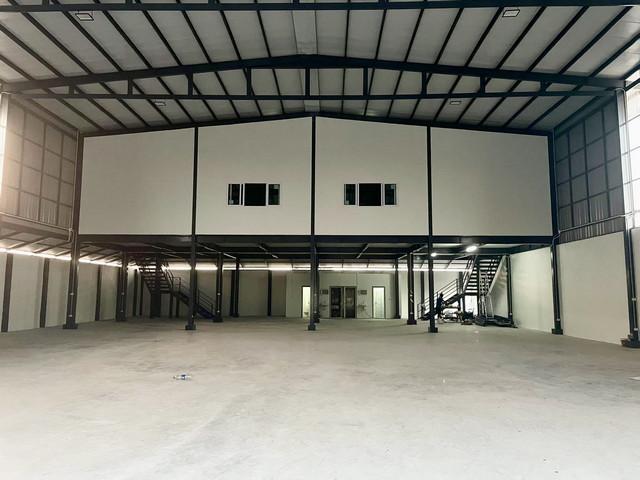โกดังพัฒนาการ97ให้เช่า ขนาด 900 ตรม 2 ชั้น สูง 9 เมตร พร้อมออฟฟิตรถเทรลเลอร์ 40 ฟุตเข้าออกได้ 3