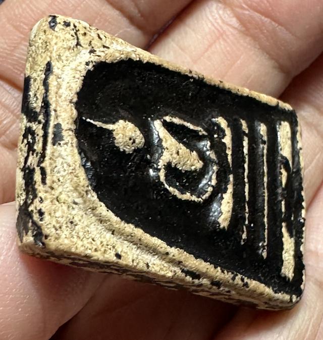 สมเด็จพิมพ์ใหญ่ ลงรักเก่าเดิมเนื้อแก่มวลสาร