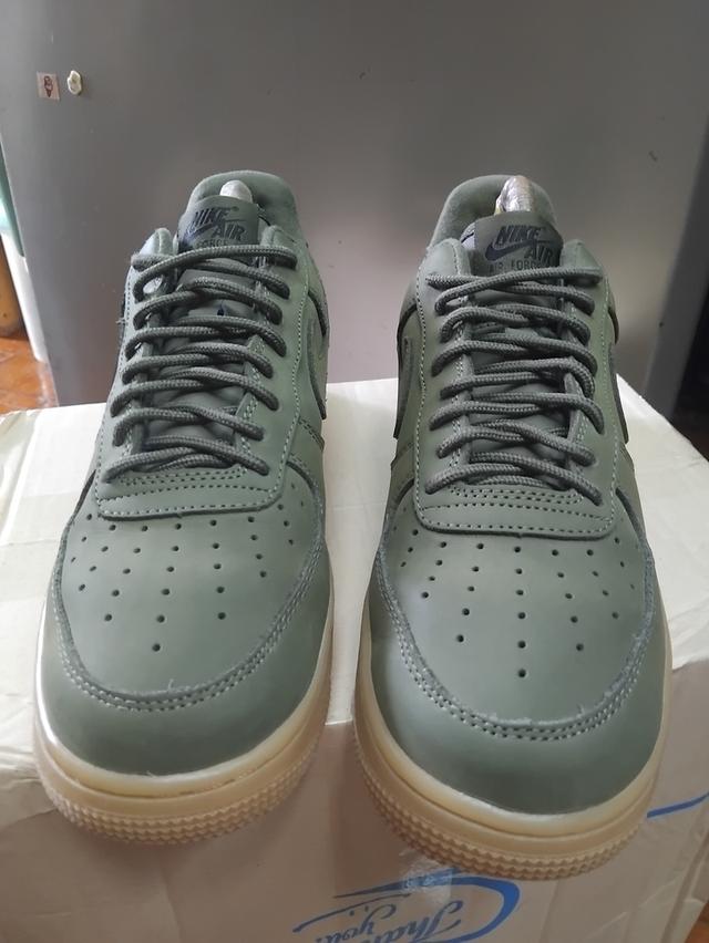 NIKE AIR FORCE 1LOW EUR 42.5/27 สวยใหม่มากไร้ตำหนิ590ค่าส่ง50 รูปที่ 2