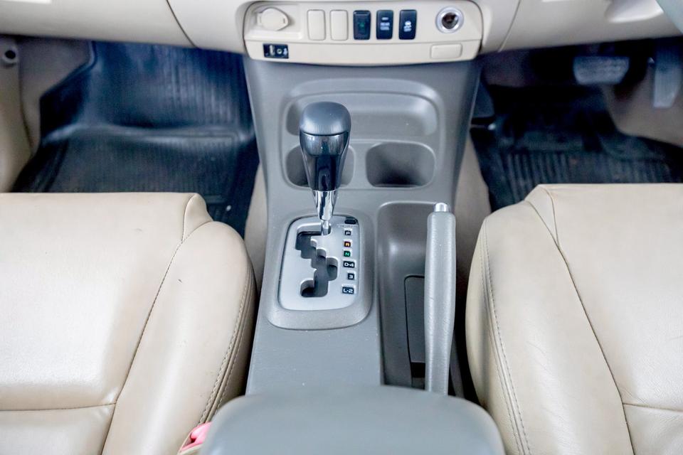 TOYOTA FORTUNER 3.0V สีขาว ปี 2013 ของแต่งหลายแสน  16