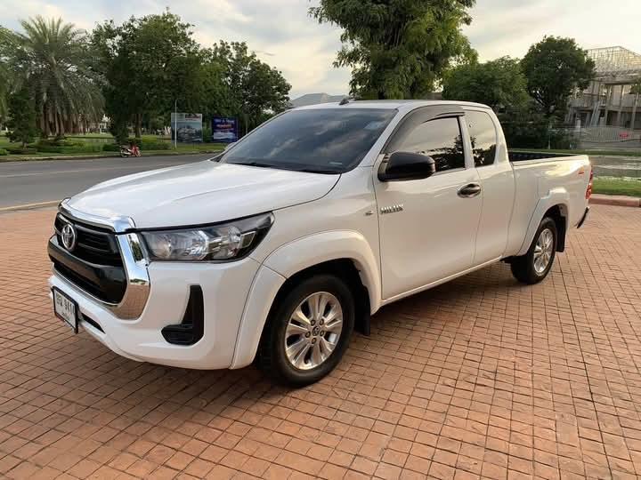 TOYOTA HILUX HERO 2020 สีขาว