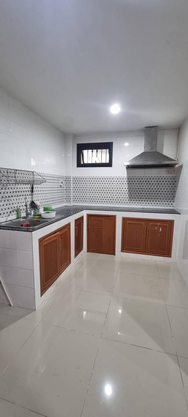 ขายบ้าน ทาวเฮ้าส์ ลำลูกกาคลอง 3 📍ขายด่วน 2.5 ล📌 (ใก้ลสถานีรถไฟฟ้าคูคต 1 .2กม) หมู่บ้านอู่ทองเพลส โครงการ2 ถ. ลำลูกกา ซ. เปียร์นนท 4