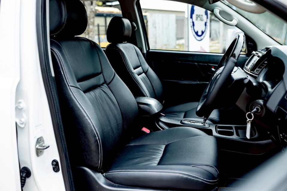 Toyota Fortuner 2.5V ปี15 11