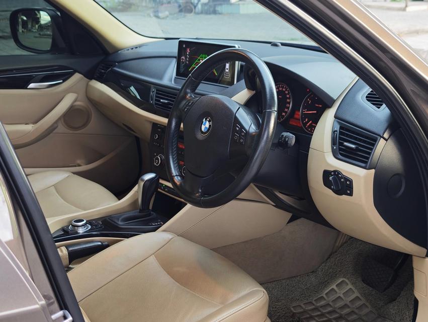 BMW X1 sDrive18i E84 ปี 2011  6