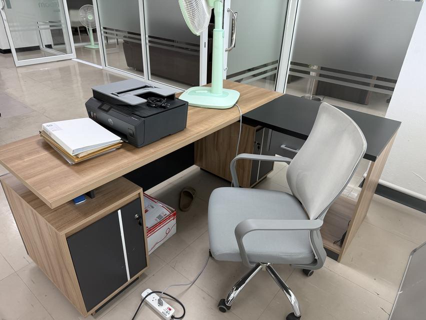 โต๊ะทํางานทั่วไป+ชั้นเก็บของ+1เก้าอี้