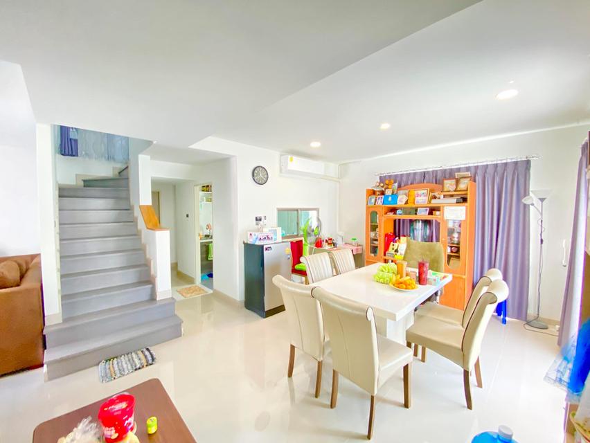 บ้านเดี่ยวสองชั้น 4 ห้องนอน 3 ห้องน้ำ 8