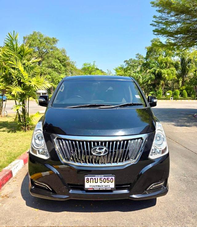 Hyundai H1 2.5 Black Series 10Aniversary สีดำ  ปี 2018 ไมล์ 68,000กม.  2