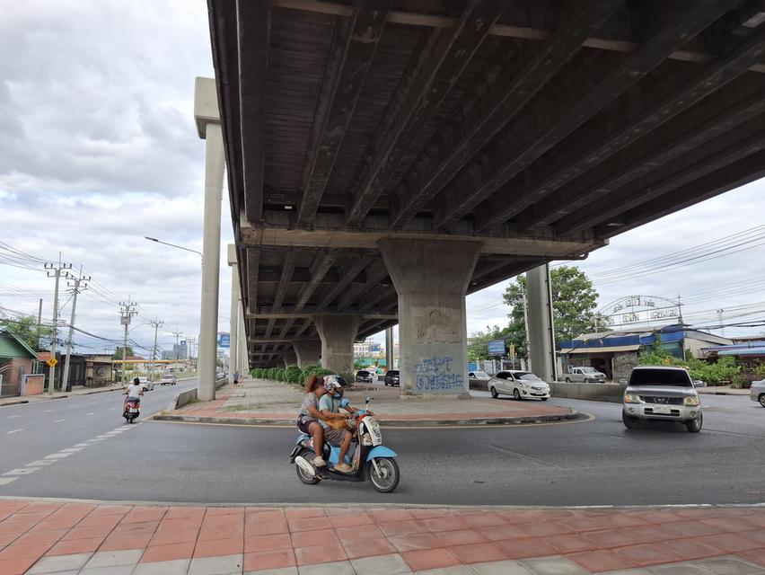 ให้เช่าที่ดิน 1 ไร่ พร้อมตึก 4 คูหา 5