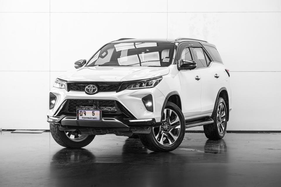 2020 TOYOTA FORTUNER 2.4 Legender 2WD (BLACKTOP) SUV สีขาว-ดำ เลขไมล์ 89220 กม.