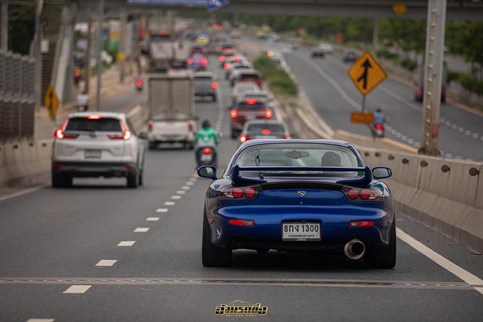 Mazda RX 7 สีน้ำเงินสวยๆ 6