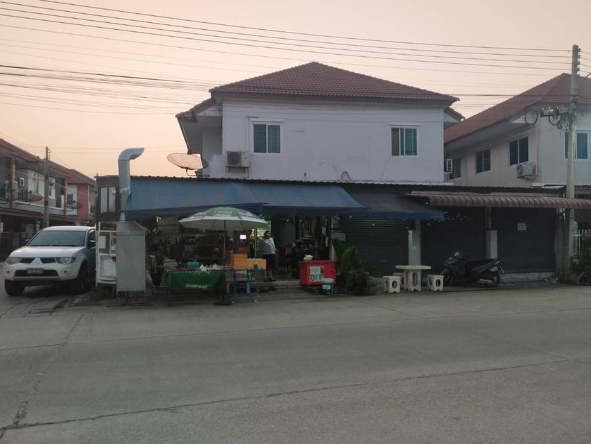 บ้านทาวเฮ้าท์หลังริม 3