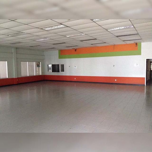 ให้เช่าสำนักงาน-โชว์รูม พร้อมโกดังขนาดใหญ่ พื้นที่มากกว่า 10,000 ตารางเมตร 8