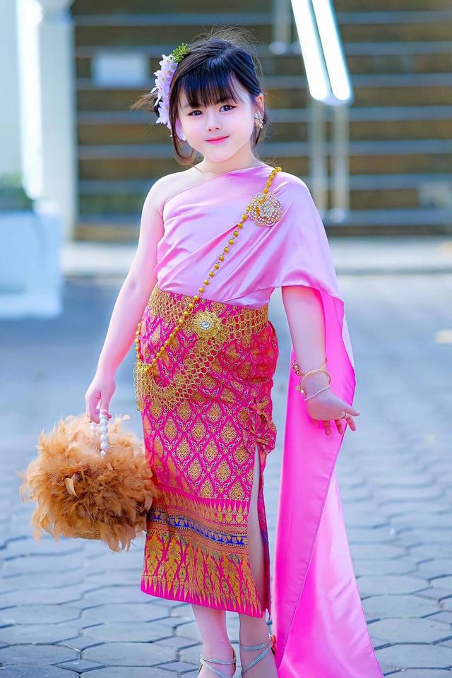 รูป ชุดไทยเด็กหญิง setสไบกับกระโปรงยาวผ้าถุง 2