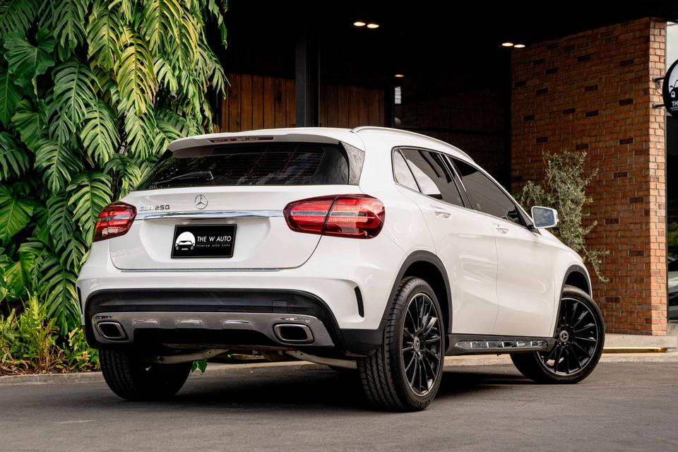 Mercedes-Benz GLA250 AMG Dynamic ปี 2018 ❤️‍🔥7หมื่น กม. ตัวท็อปงานดี เข้าใหม่แล้ววันนี้! พร้อมเข้าชมค่าา✨ 2