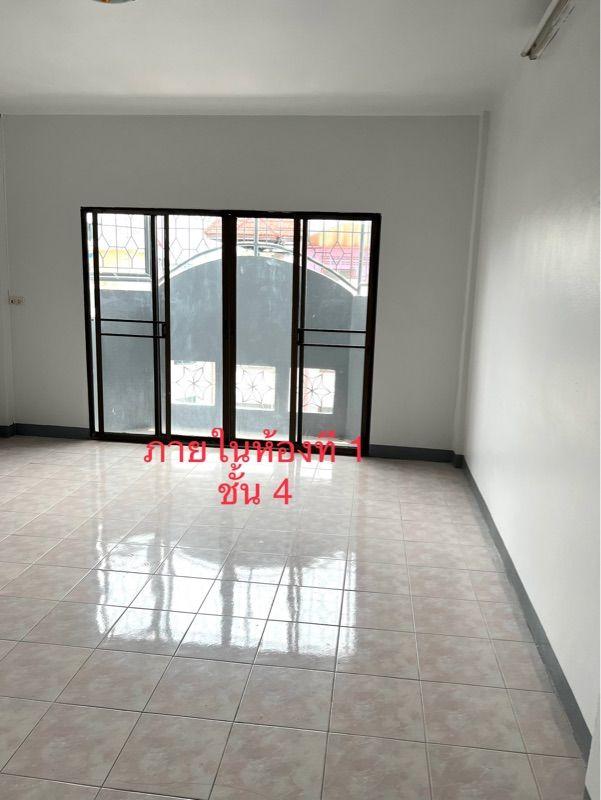 ให้เช่าอาคารพาณิชย์ 3 ชั้นครึ่ง หมู่บ้านรุ่งกิจวิลล่า7 ถนนร่มเกล้า42 เขตลาดกระบัง จังหวัดกรุงเทพ  13