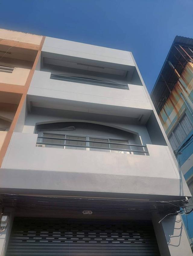 ขายอาคารพาณิชย์ 3 ชั้น 31 ตร.ว  ติดถนนซอยไพริน ใกล้ มบ.บัวทองธานี บางบัวทอง นนทบุรี 2