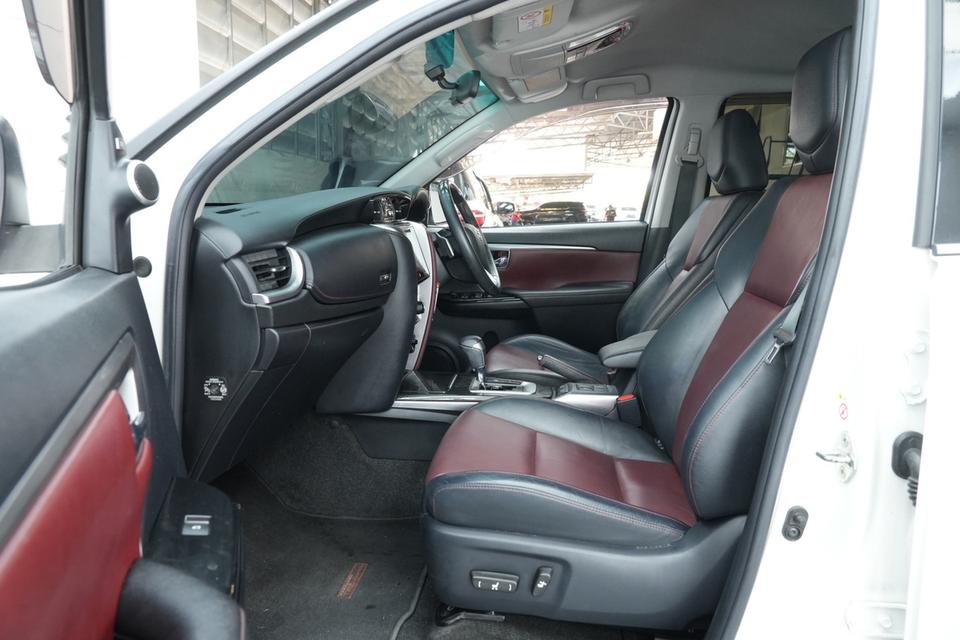 #Toyota🚗 2019 Toyota Fortuner 2.8 TRD Sportivo Black-Top 4WD รูปที่ 7