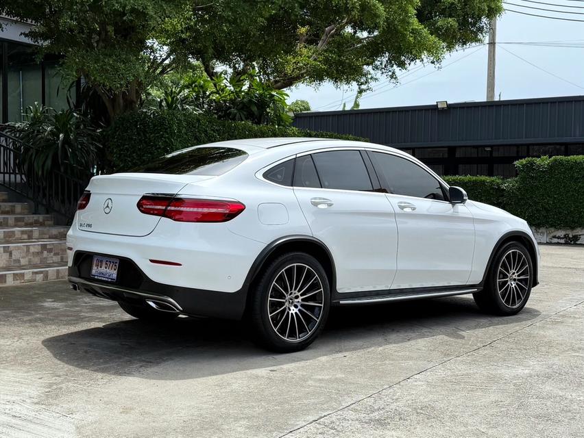 2020 BENZ GLC 250 COUPE รถมือเดียวออกป้ายแดง รถวิ่งน้อย เข้าศูนย์ทุกระยะ ไม่เคยมีอุบัติเหตุครับ