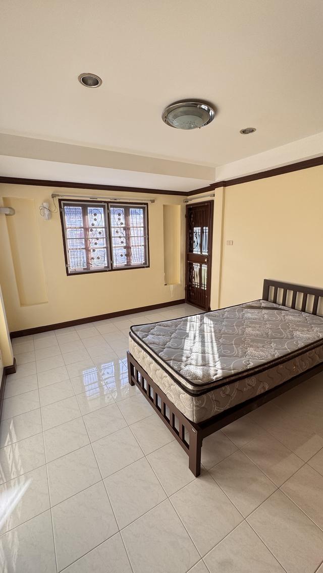 📣 ให้เช่าทาวน์โฮมหลังใหญ่ 5 ห้องนอน ติด BTS พหลโยธิน 59 (100 เมตร!) ใกล้ห้าง ใกล้ตลาด ครบจบในที่เดียว 3