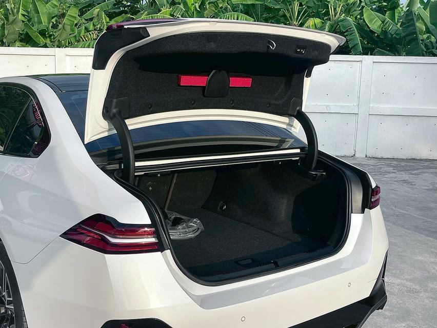 BMW i5 edrive 40 Msport ปี23 16