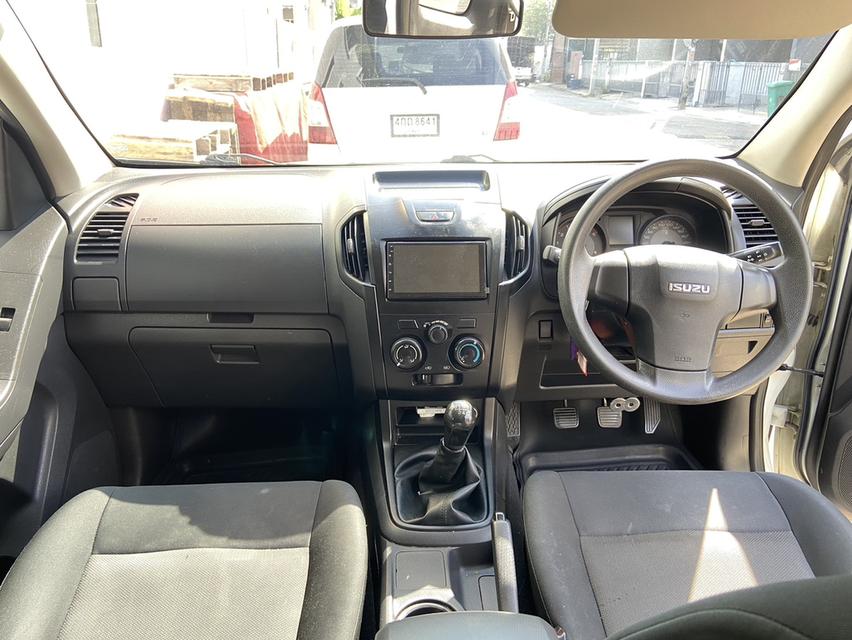 Isuzu d-max รถกระบะ 2017 มือเดียว ออกศูนย์ ไมล์น้อย 4