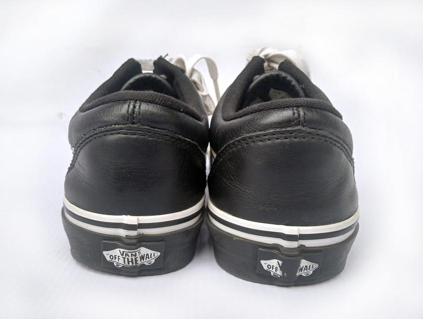 VANS รองเท้าผ้าใบมือสอง สภาพเหมือนใหม่ จัดส่งฟรี! เก็บปลายทาง