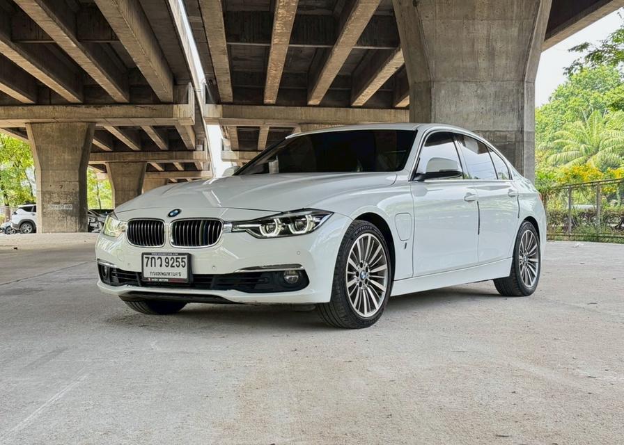 BMW 330e Luxury F30 Plug-in Hybrid ปี 2018 รูปย่อยที่ 2