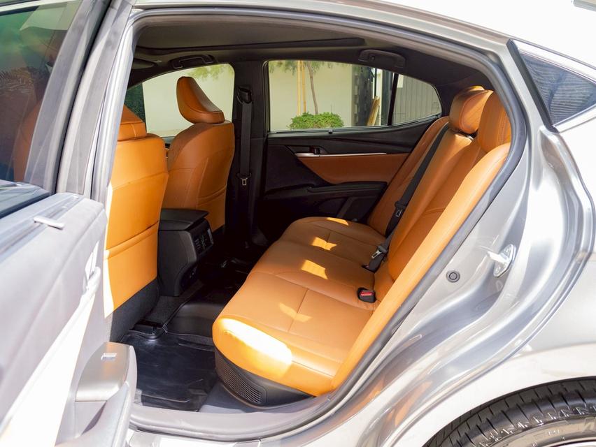 Toyota Camry 2.5 HEV Premium Luxury ปี 2025 รูปที่ 9