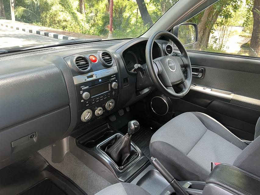 ISUZU D-Max 2.5 Hi-Lander Super Platinum 2011