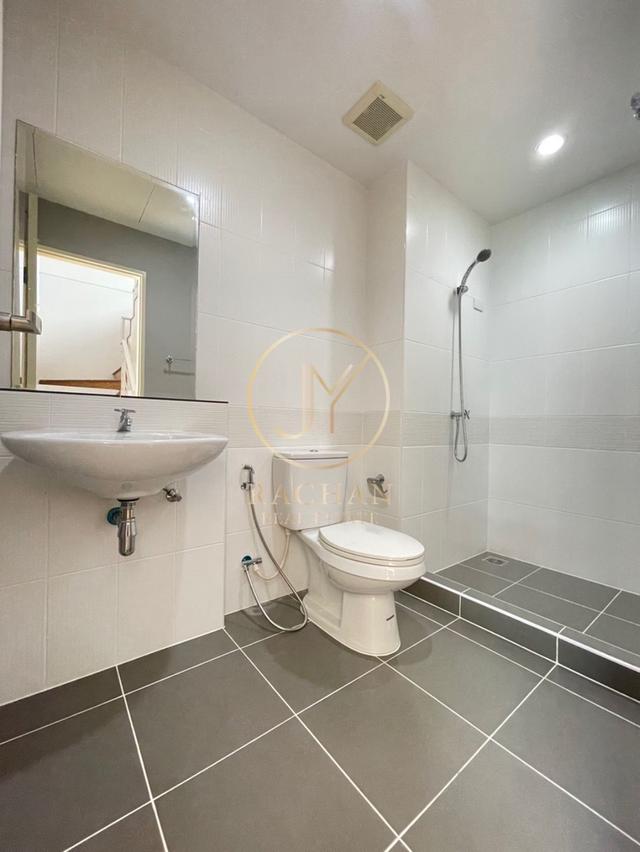 B69-301 ขายด่วน ทาวน์โฮม 3 ชั้น หมู่บ้านกลางเมือง ปิ่นเกล้า-จรัญฯเนื้อที่ 18.9 ตร.ว พื้นที่ใช้สอย 145 ตร.ม 3 ห้องนอน 3 ห้องน้ำ 10