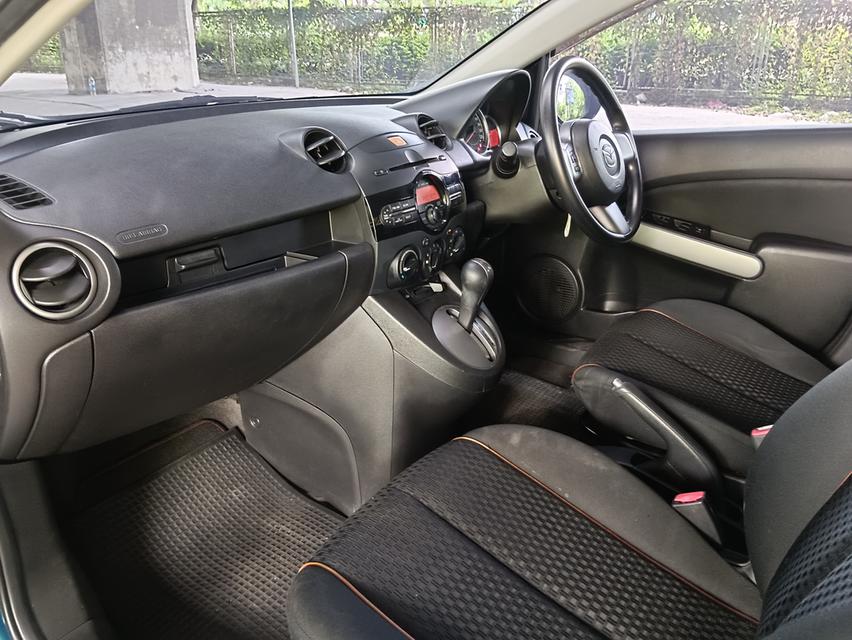 Mazda2 1.5 A/T 2012 10