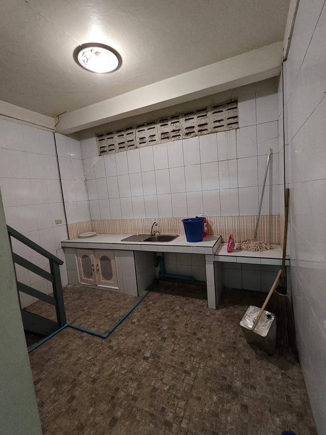 ขายบ้าน 2 ชั้น ใกล้สามย่าน–สี่พระยา ใจกลางกรุงเทพฯ ทำเลทอง ราคาเพียง3.49 ล้าน 3