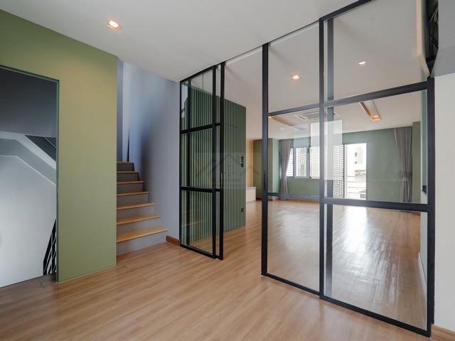 ด่วน ราคา สุดคุ้ม ขายโฮมออฟฟิศ สไตล์โมเดิร์น 4 ชั้น DISTRICT ดิสทริค เอกมัย รามอินทรา 40 ปรับลดราคา 13