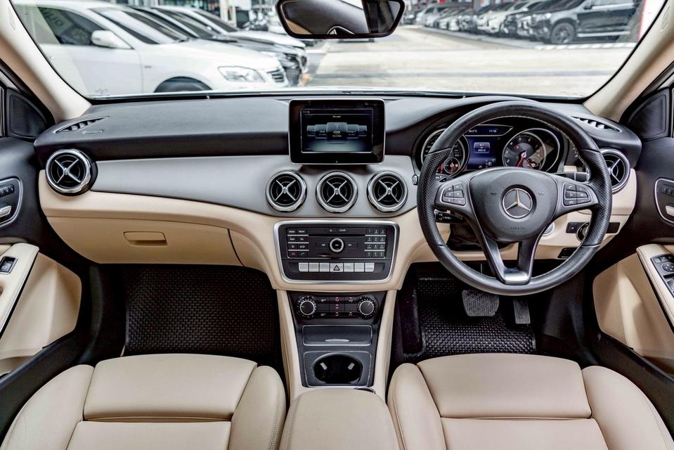 รหัสรถ NP7165 BENZ GLA200 1.6 URBAN 2021 8