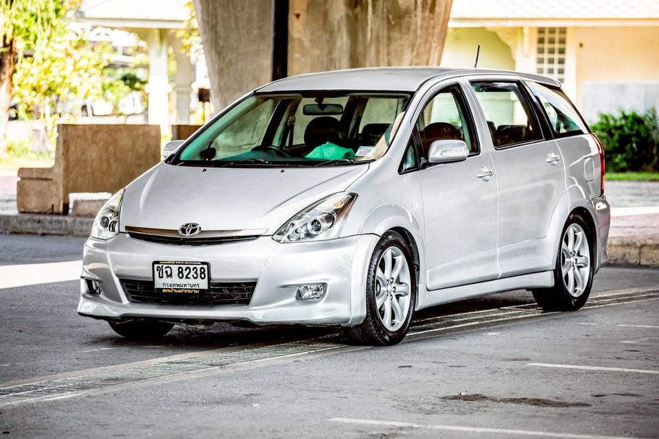 Toyota Wish 2.0Q ปี 2007 สีบรอนซ์เงิน สภาพนางฟ้า เกียร์ออโต้