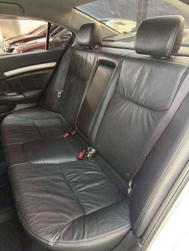 HONDA CIVIC 1.8 ES ปี2015 รถมือเดียว ออกห้างป้ายแดง 15