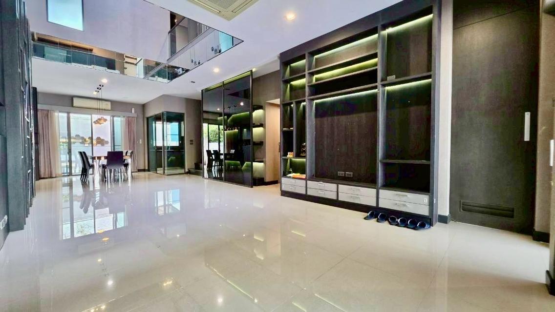 ขาย ทาวน์โฮมหรู เลียบด่วนรามอินทรา Landmark Ekkkamai Ramintra 3 นอน 2 จอด มี skyhall penthouse โปร่งโล่งทะลุ 3 ชั้น เหมาะ ทำ home office 7