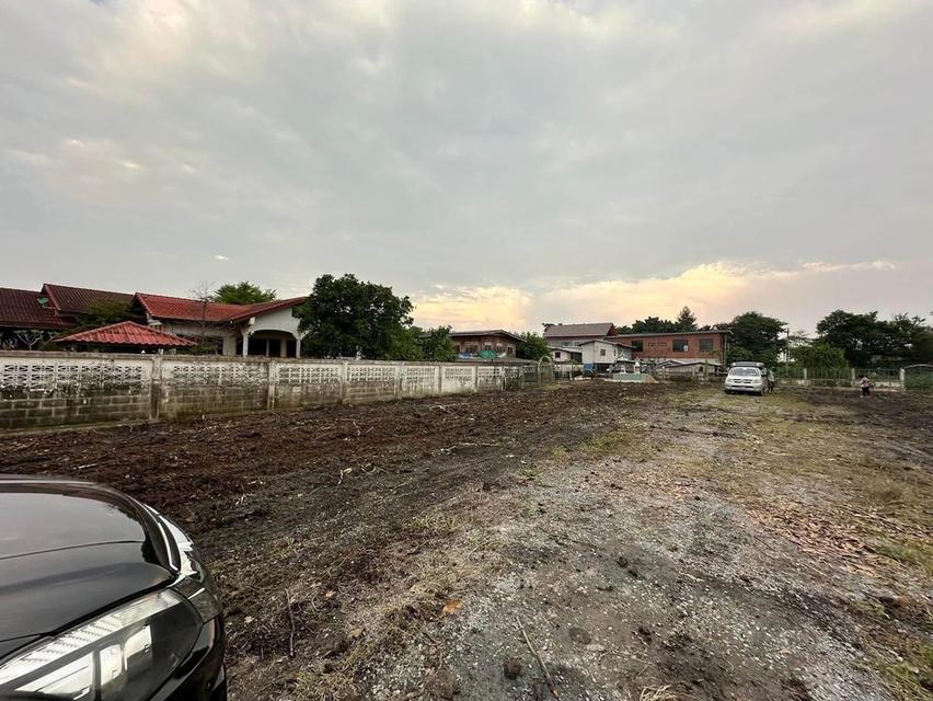ที่ดิน พื้นถมแล้ว มีรั้วรอบ ที่ติดริมคลอง 4