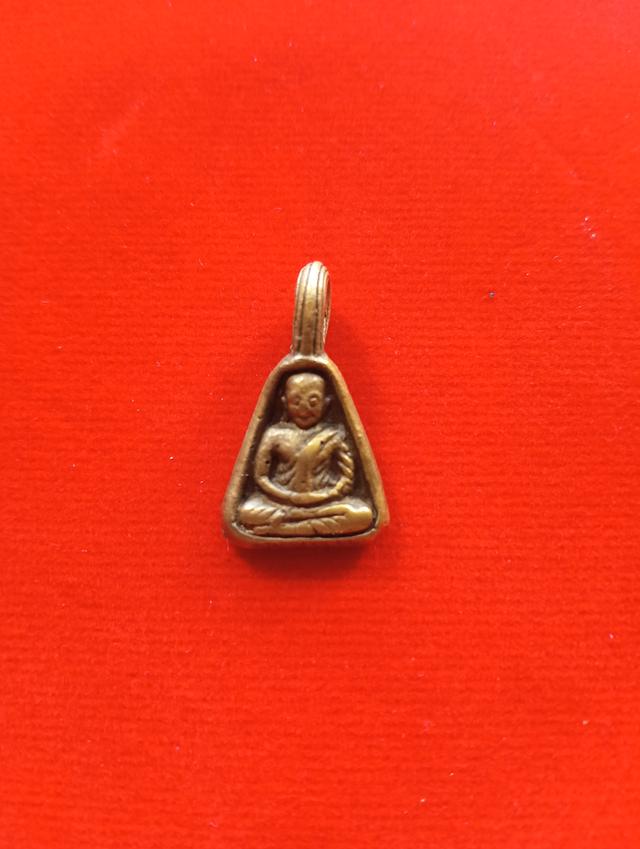 พระหลวงพ่อเงิน จอบเล๊ก