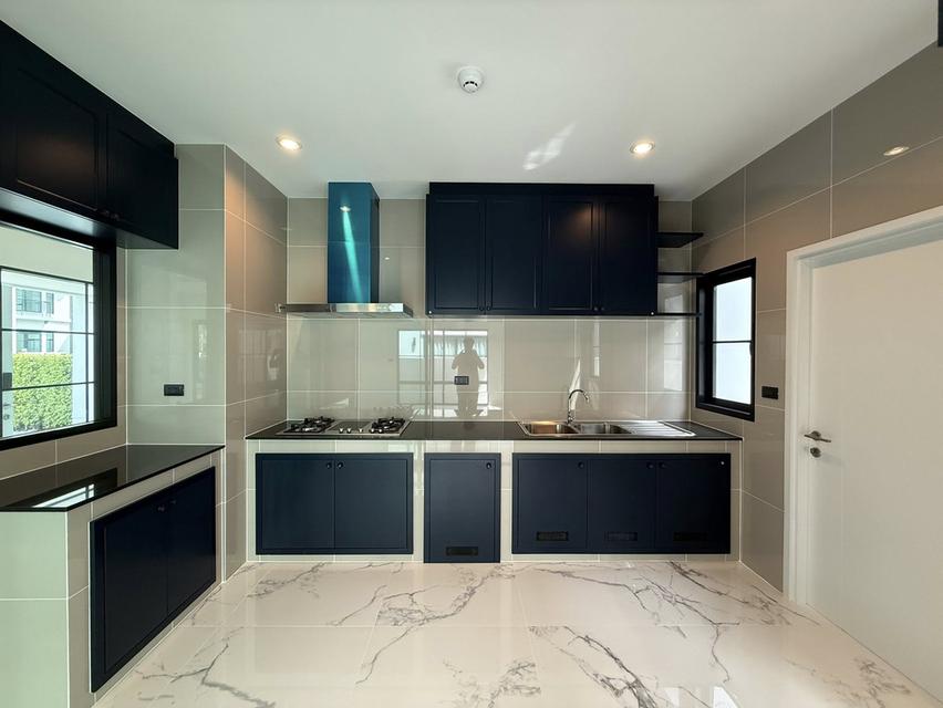 ขายบ้านเศรษฐสิริ วัชรพล-เทพรักษ์ Type: Monro พื้นที่ใช้สอย 205 ตร.ม. ที่ดิน 59.80 ตร.ว. สวนใหญ่ บ้านหันทิศใต้ เป็นส่วนตัว 10