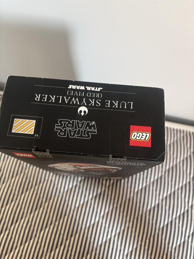 LEGO Star Wars Luke Skywalker (Red Five) Helmet (75327)