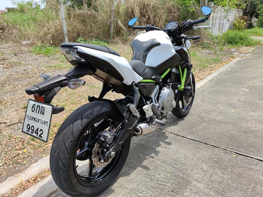   ลดราคา Kawasaki Z650 สีขาวค่ะ 4