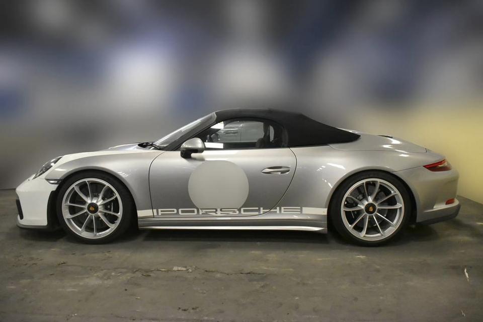 New Porsche 911 Speedster (MT)