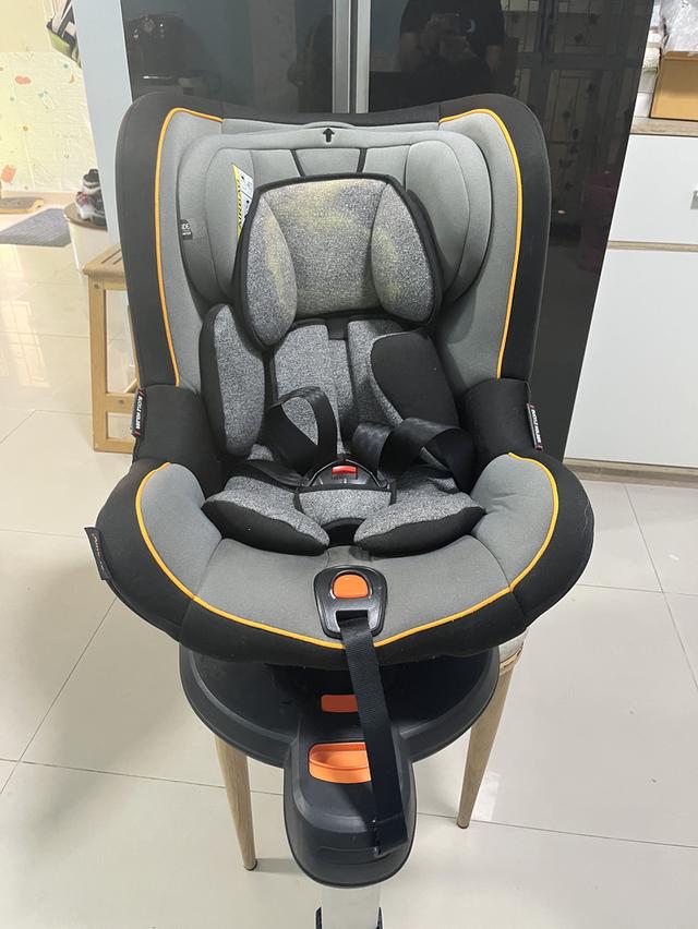 คาร์ซีท Glowy star รุ่น Rotera 360 isofix มือสอง สภาพสวยครบ มาพร้อมเบาะรองคาร์ซีท