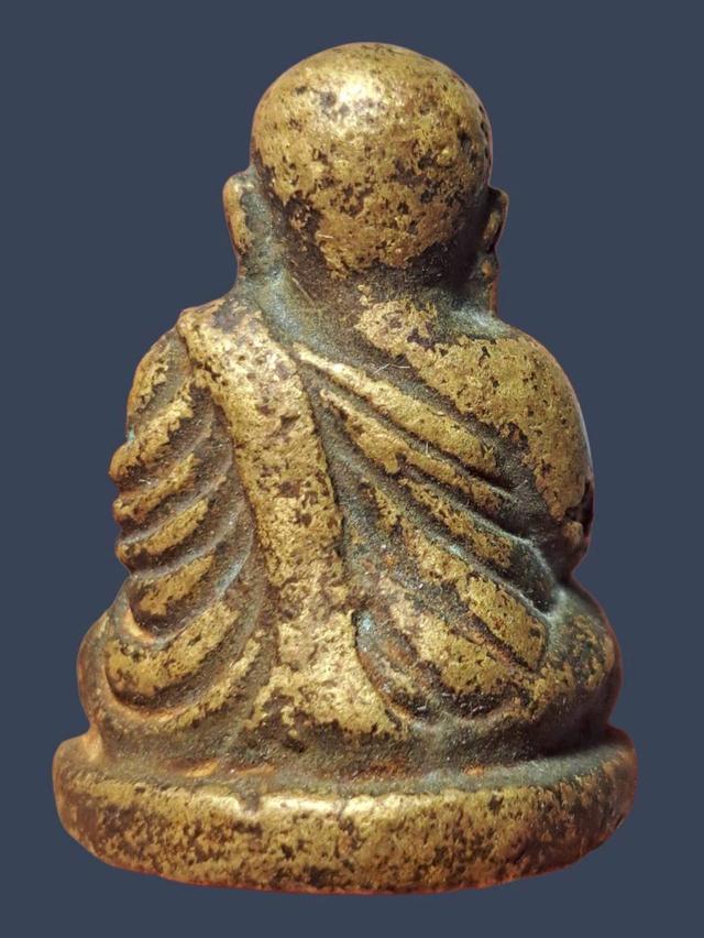 หลวงพ่อเงิน เปิดให้บูชาจ้า รูปที่ 3